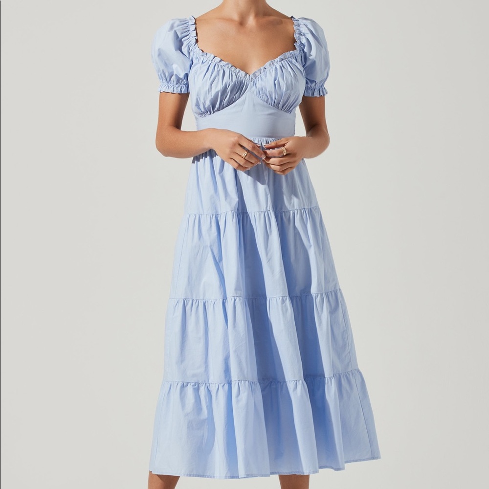 Astr the Label short sleeve cinched bust midi dress